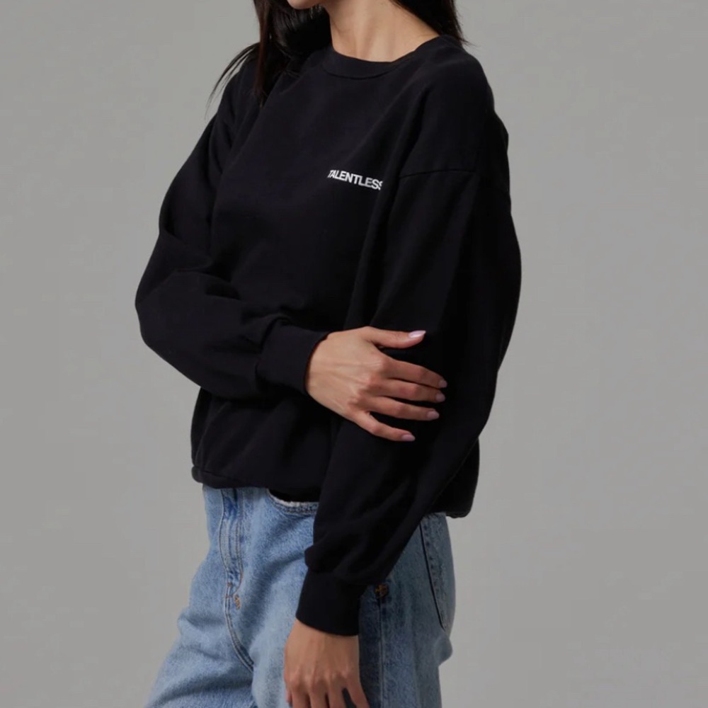 TALENTLESS NWOT Women’s Crewneck Sweatshirt Black Size M